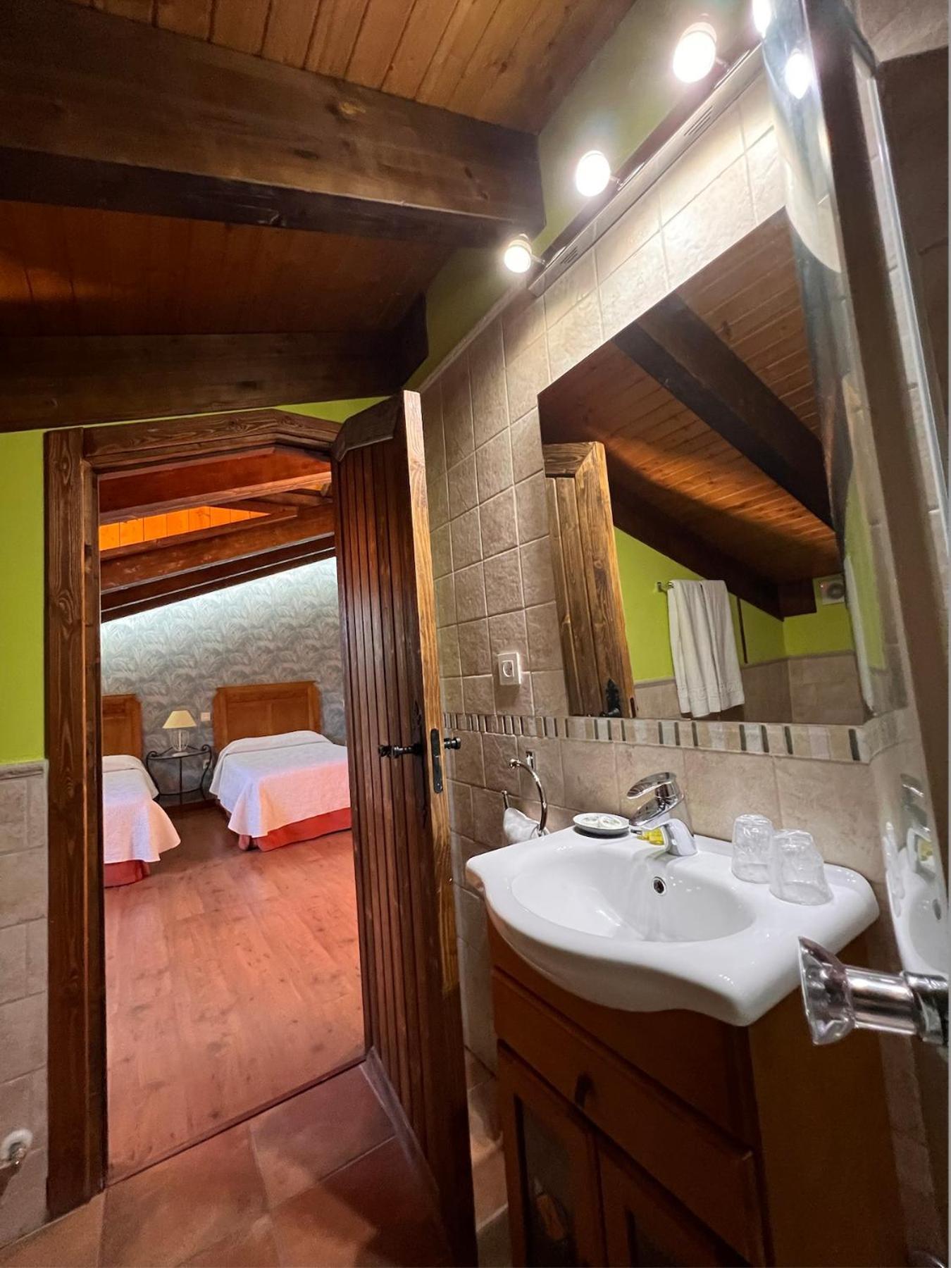 Hotel Rural Restaurante Las Baronas Santa Cruz de la Salceda Zewnętrze zdjęcie